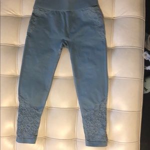 Fabletics Elise Seamless Capri Leggings- XXS (NWT)
